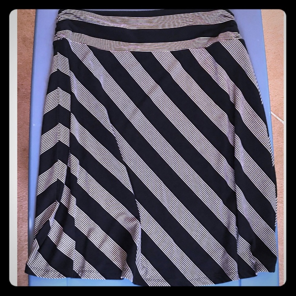 LAST CHANCE! Striped skirt - Picture 1 of 3